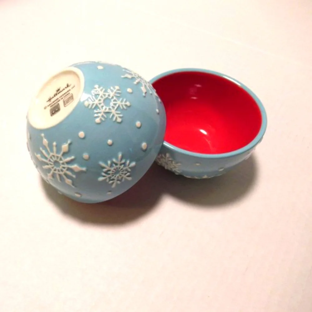Hallmark Snowflake Bowl set